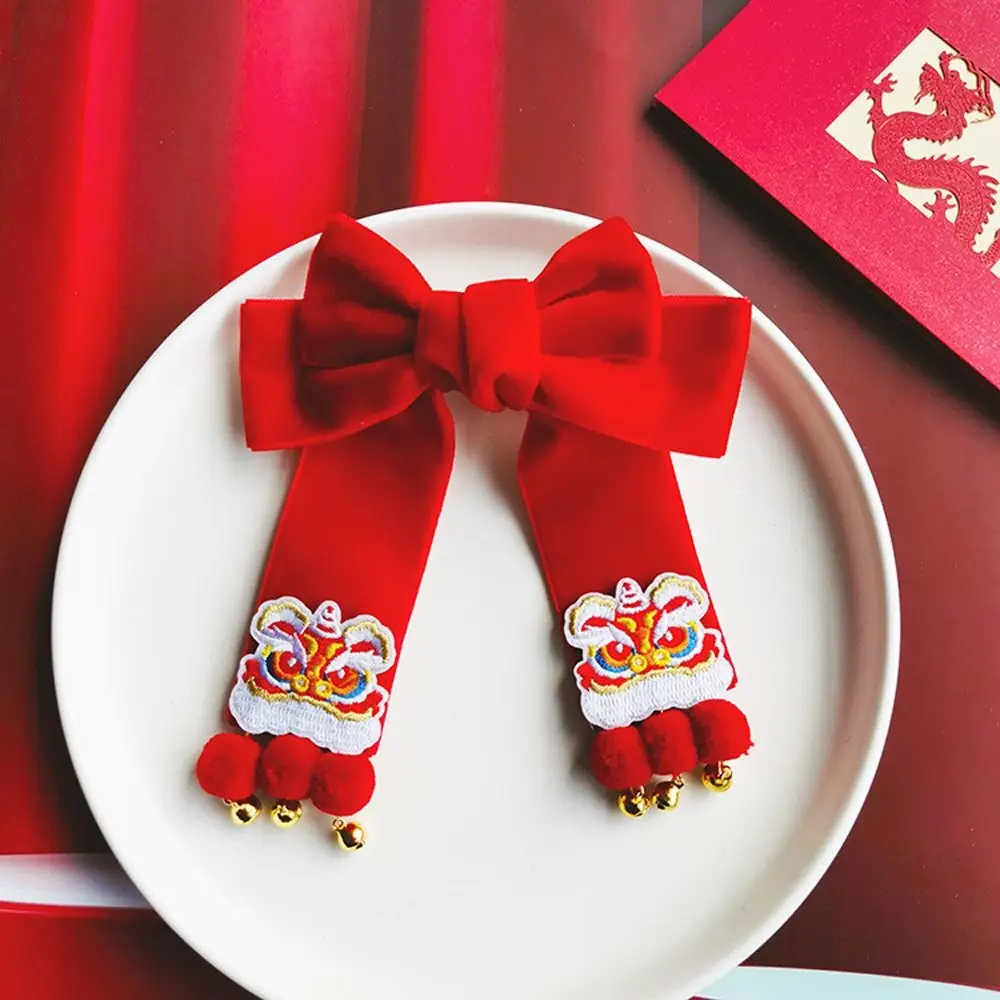 Festive Lovely Cat Headwear Bow Plush Ball Tiger New Year Hairpin Girl Hair Accessories Red Bangs Clip Chinese Style Hair Clip