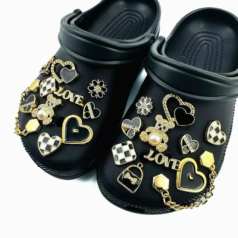 22PCS Luxury Shoe Charms Set Accessories for Clogs Shoe Buckle Heart Shaped Diamond Bear Letter Gold Chain DIY Shoes Decoration