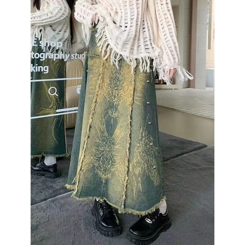 미국식 루즈 워시드 디스트레스드 로우 엣지 데님 스커트 여성용 디자인 프린트 비즈 장식 A라인 힙 미디 스커트