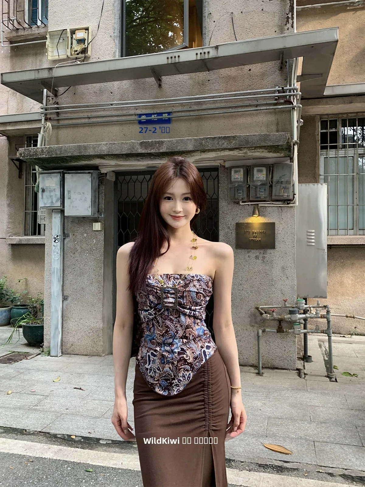 

Сексуальный женский летний топ с вырезами на плечах, укороченный топ с принтом, сексуальный топ-жилет с вырезами, ретро-топ-бандо в стиле Spicy Girl