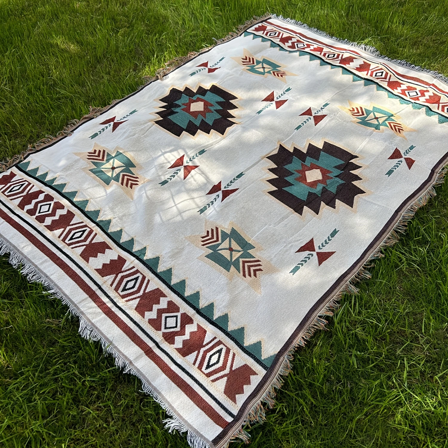 Bohemian Aztec Throw Blanket - Water-Resistant Outdoor Mat, Soft Picnic Cloth, Stylish Sofa Blanket, Moisture-Proof, Ethnic Styl