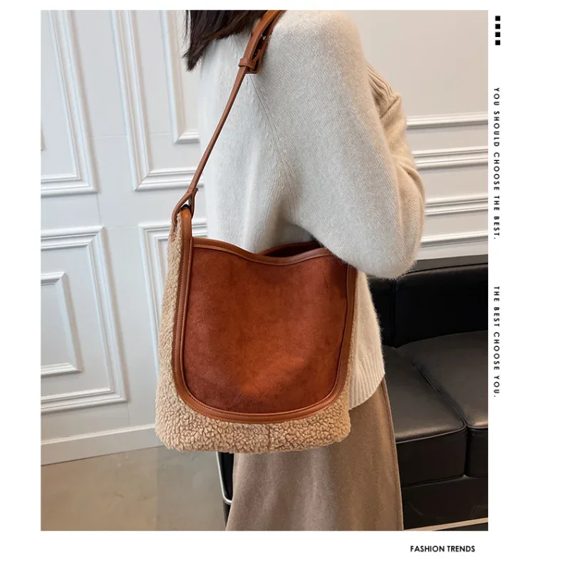 

Big Bag Women's Large Capacity Crossbody Women's 2024 New Autumn and Winter Lamb Wool Tote Bag Plush One-shoulder Bucket Bag