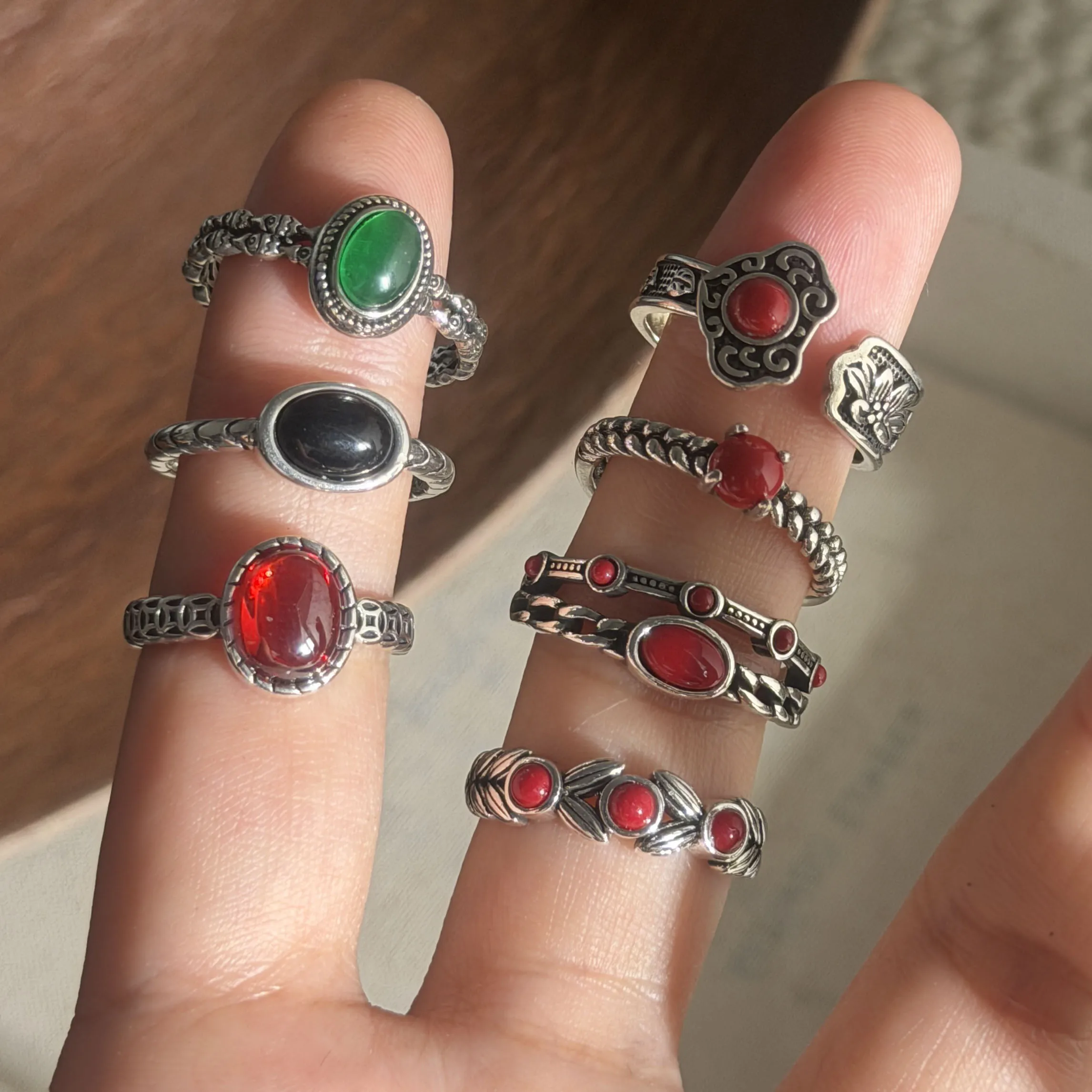 BF CLUB 925 Sterling Silber Ring für Damen, Schmuck im Retro-Stil mit schwarzem und rotem Stein, handgefertigter Vintage-Ring, allergiefrei, für Party, Geburtstagsgeschenk – Detail 4