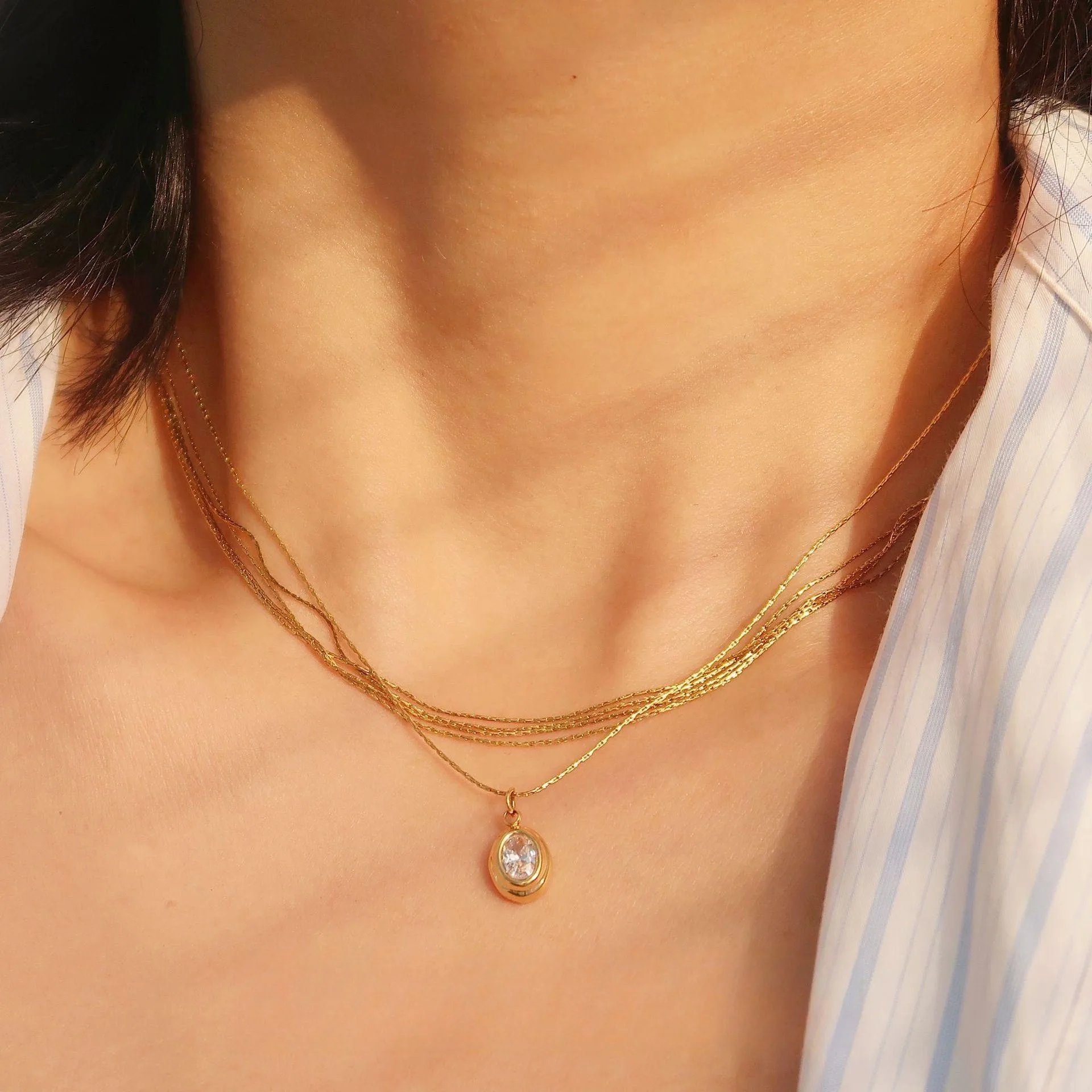 Zircon Necklace Oval Pendant Retro High-grade Sense of Antique Titanium Steel Gold-plated Clavicle Chain