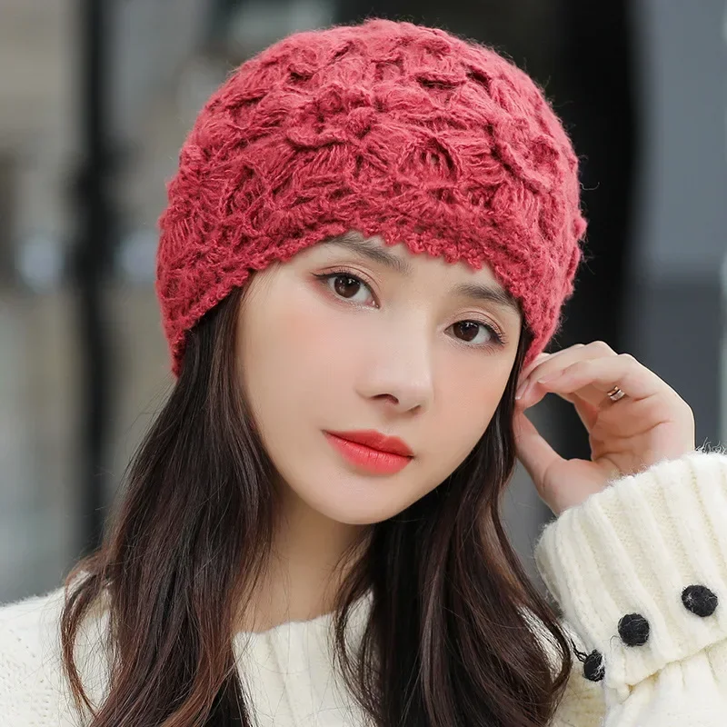 Chic Knitted Hat Winter Women\'s Retro Literature Art Crochet Flower Hollow Out Cap Women Fashion Beret Woolen Cap