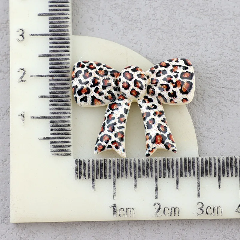 10Pcs Leopard Liebe Fliege Bär Kaninchen Fünf Blütenblätter Blume Harz Dekor Kunststoff Junk Telefon Fall Diy Handwerk Haar Zubehör