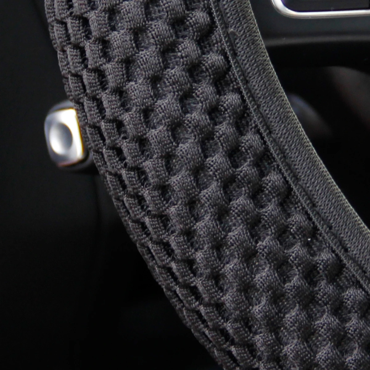 Damen-Lenkradbezug 37-38cm, atmungsaktiv, mit Massage-Netz, Auto-Innenausstattung, ohne Innenring – Detail 3