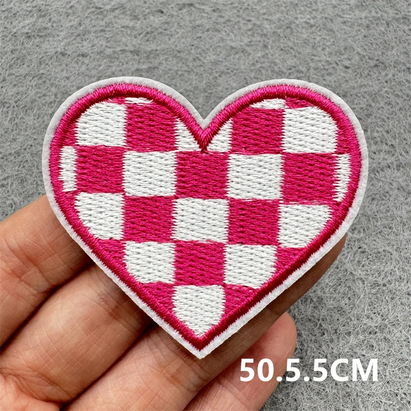 Parche bordado corazón lazo rosa – Dibujos animados para planchar - imagen 4