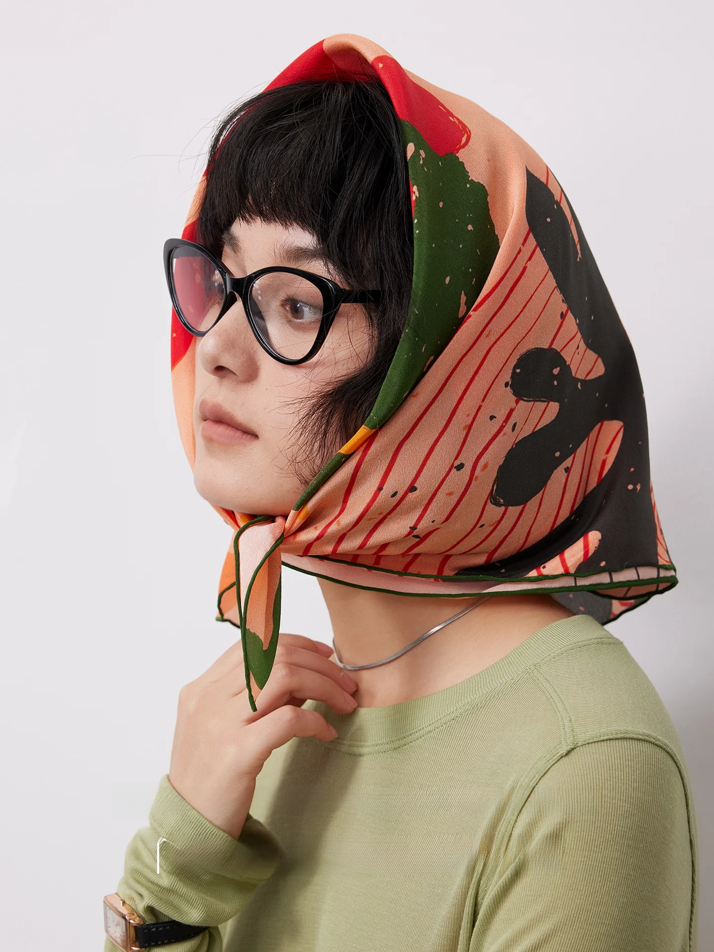 silk-scarf-youthful-summer-floral-print-versatile-netie-women's-faionable-breathable-skin-friendly-small-square-scarf