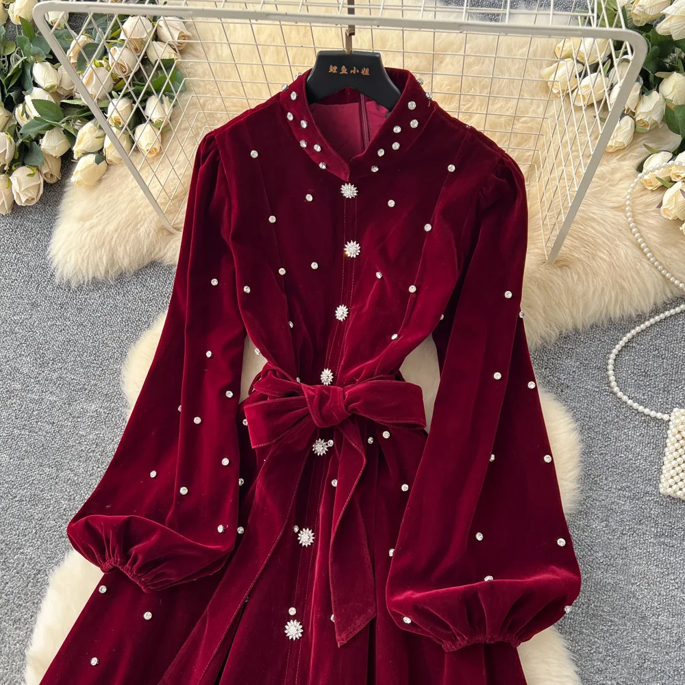 Рисунок 5 - Женские платья на шнуровке со стразами