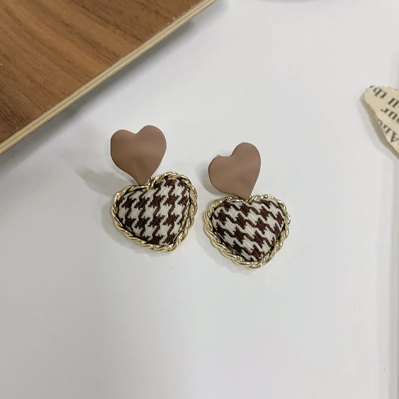 

Luxury Houndstooth Woven Earrings Trendy Winter Vintage Cloth Geometric Ear Studs Fashion Jewelry Women New Year Gift