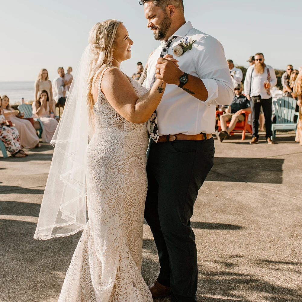 Robe de mariée sirène en dentelle, découpe géométrique, sur mesure, rustique, romantique, col en V, fermeture éclair, grande taille, dos ouvert, sans manches