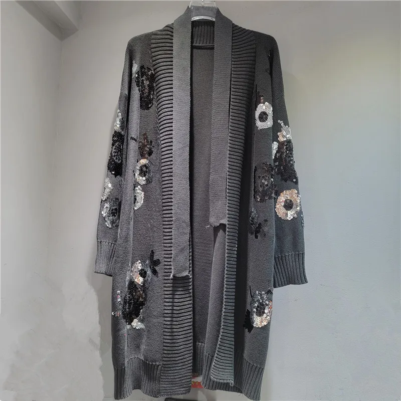 เสื้อคลุมคาร์ดิแกนถักไหมพรมยาวประดับดอกไม้ปักเลื่อมหรูหราสำหรับผู้หญิง พร้อมเสื้อคลุมไหมพรมคอวีประดับลูกปัดและเข็มขัด