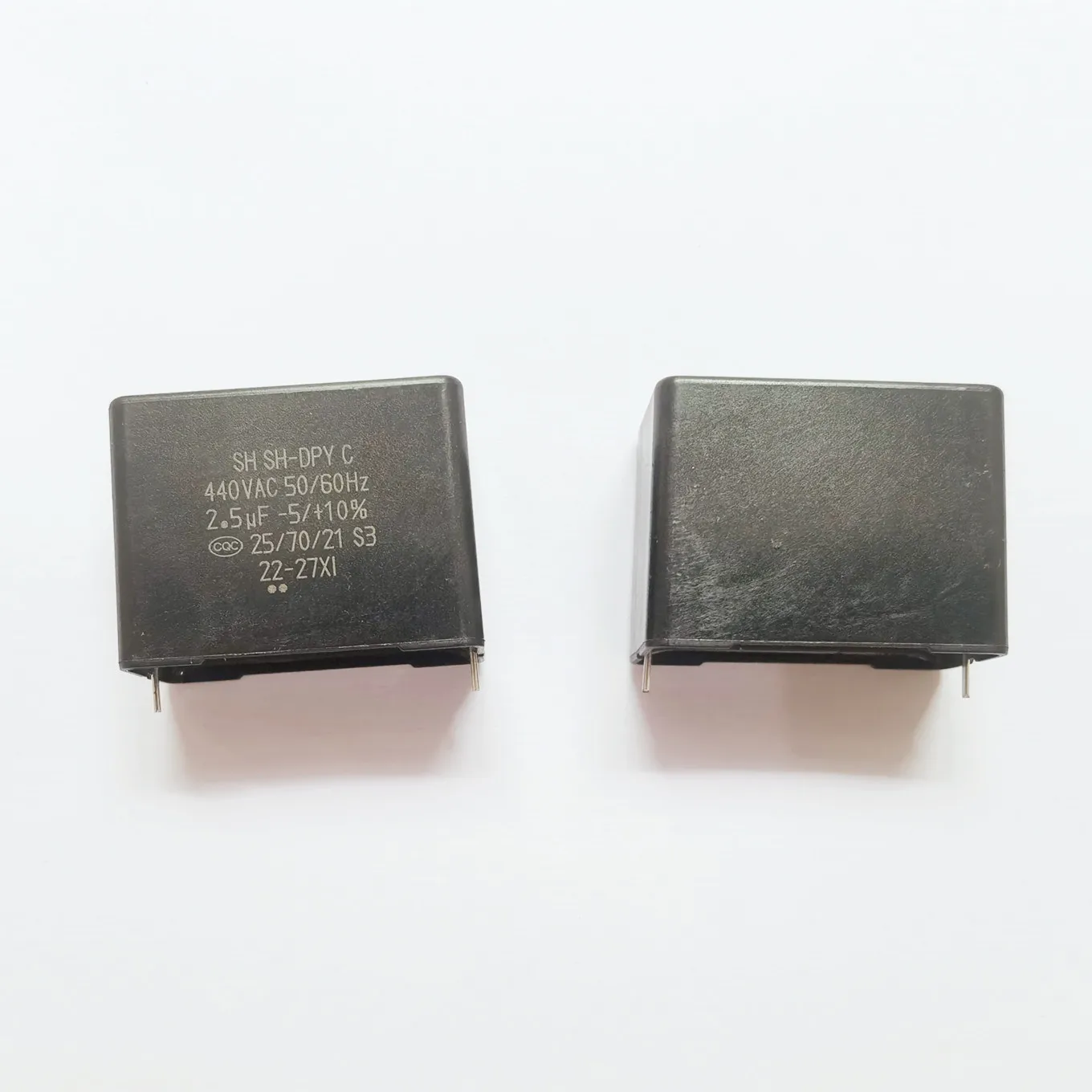 

Original new 100% large gold air conditioner internal fan capacitor 2.5UF 440VAC replace of 2UF400VAC (Inductor)
