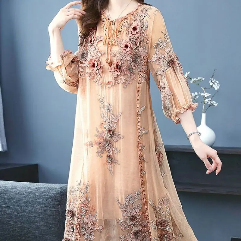 Stylish Floral Embroidery Vintage Dresses Spring Summer Elegant Lantern Sleeve Women\'s Clothing O-Neck Drawstring Midi Dress New