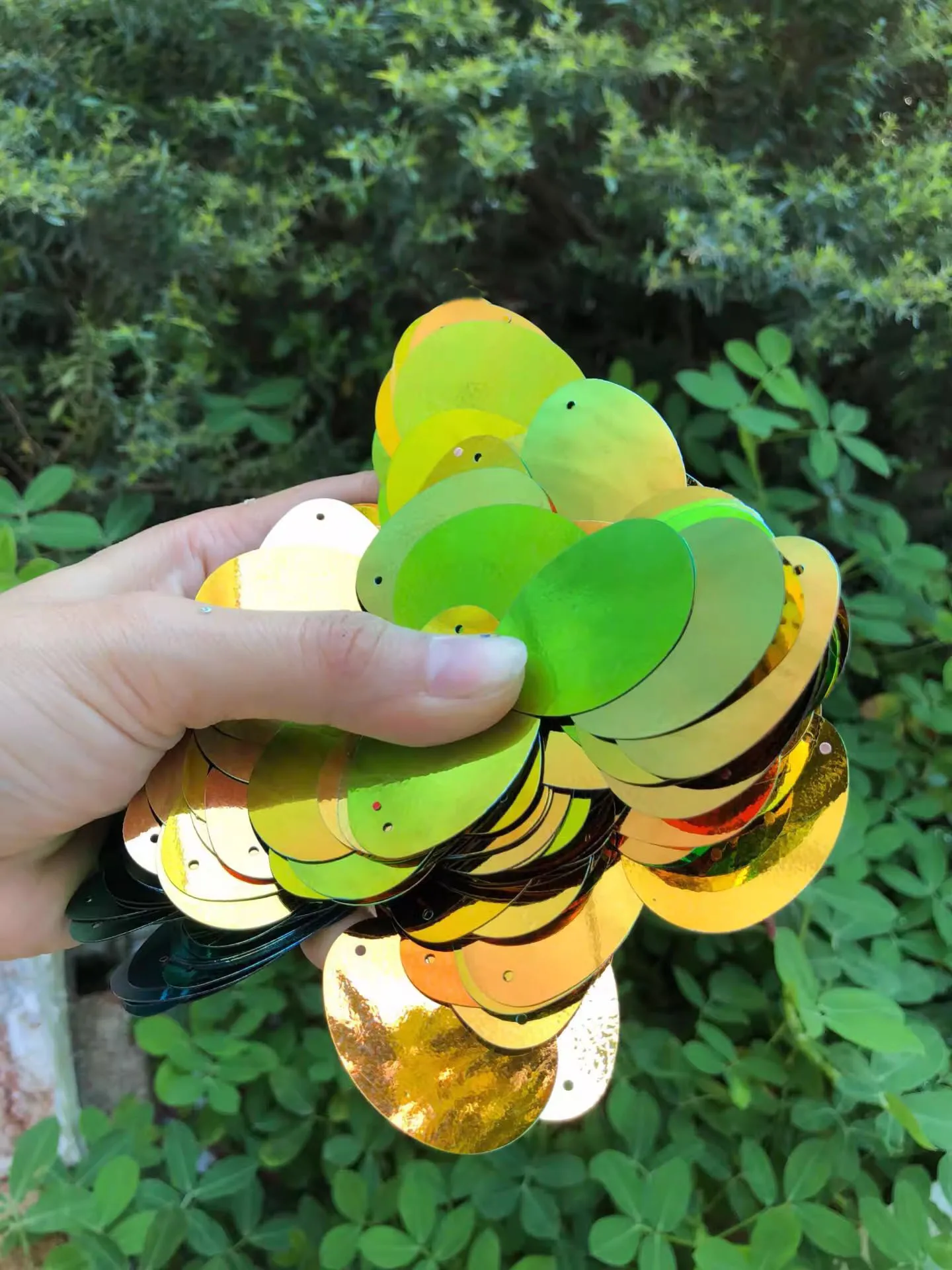 

28*38 мм лазерные блестки танцевальные блестки объемные яйцеобразные края отверстия золотой глянцевый лист блестки для шитья аксессуары для одежды