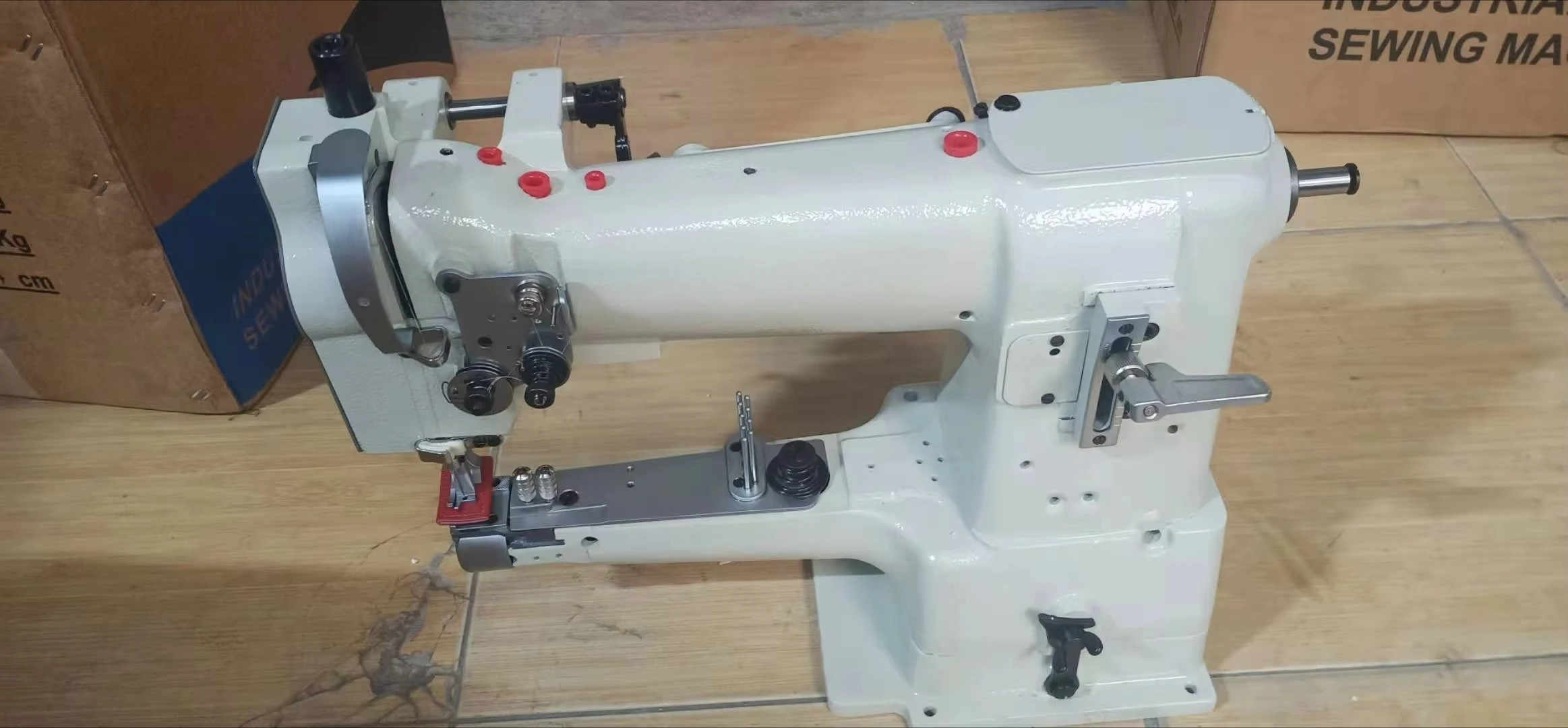 Single Needle Cylinder Bed Compound Feed With Compound Feed Lockstitch Sewing Machine 335 for Binding Use