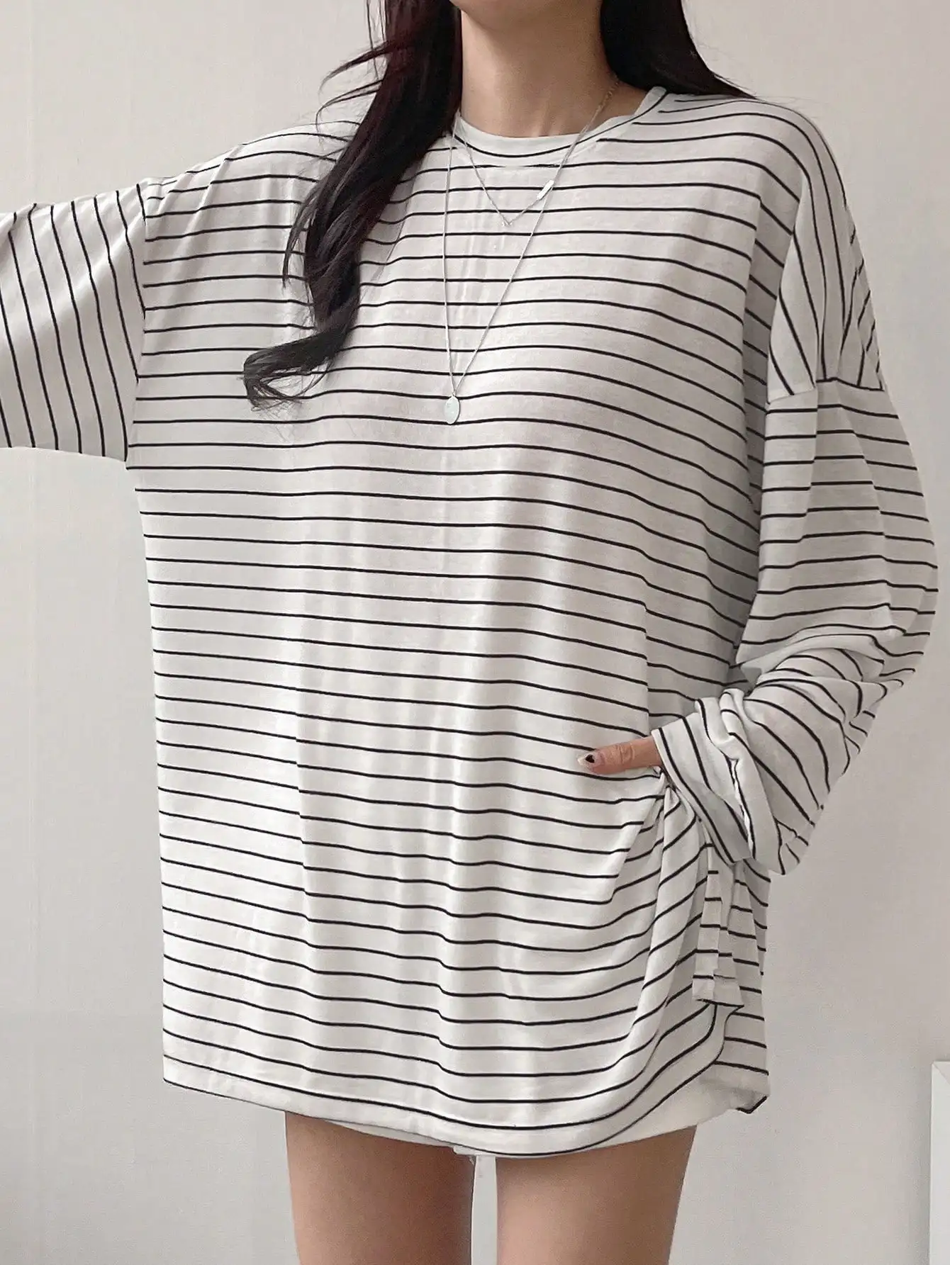 Thin round neck long sleeved T-shirt for women, loose and slimming, versatile striped base shirt, T-shirt top for women