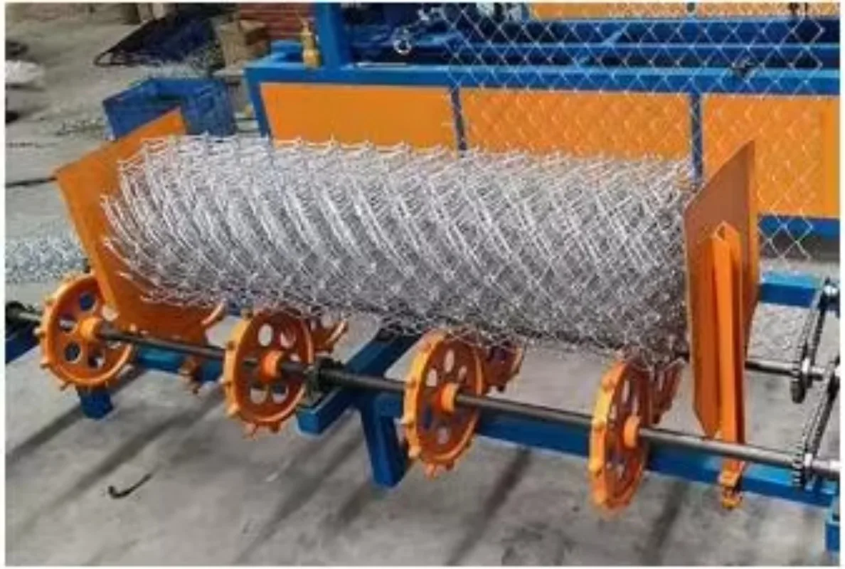 Customized High-Speed Single Wire Chain Link Fence Making Machine with Core Components Motor Bearing Gear PLC