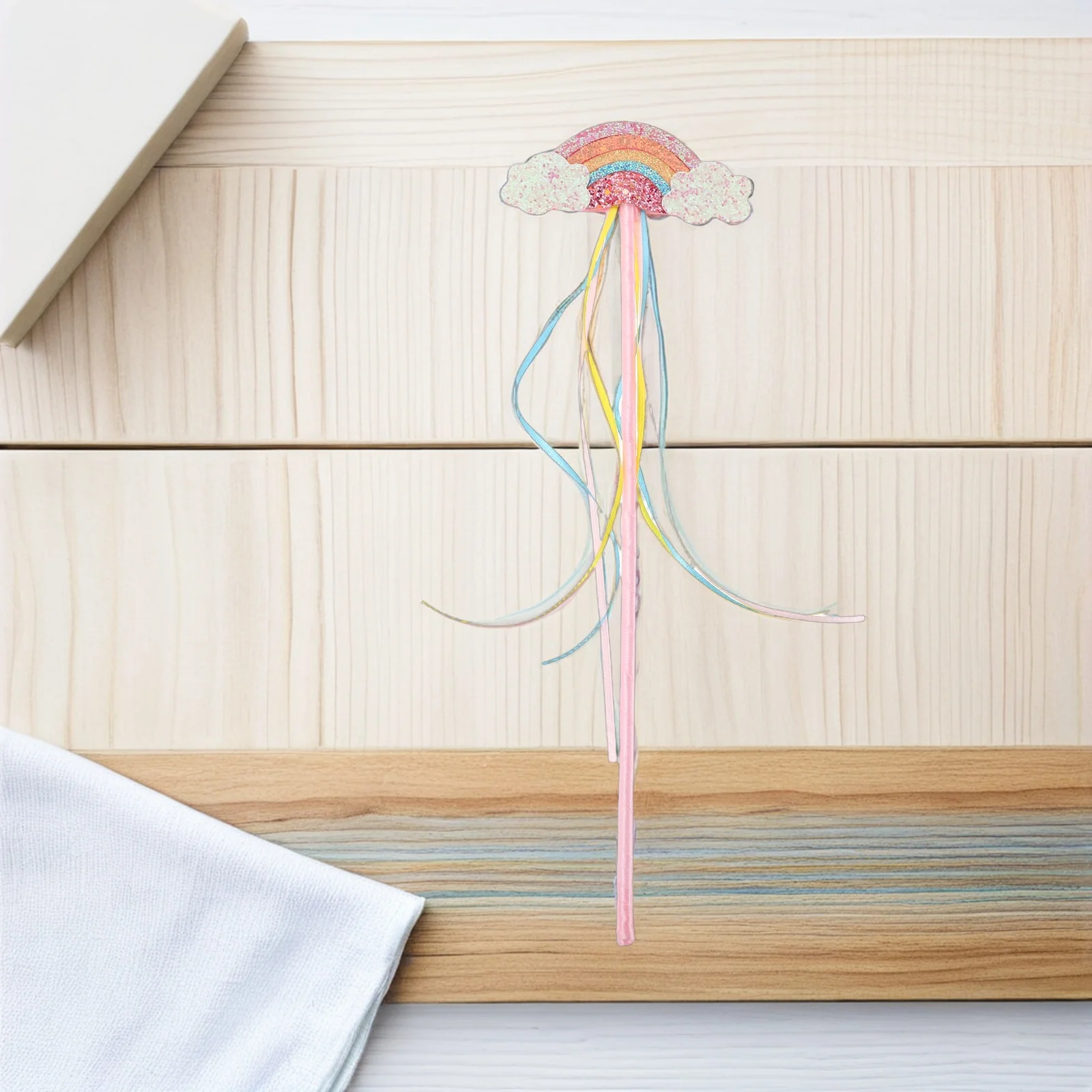 プリンセスレインボーワンド、鮮やかなストリーマー付き、キラキラ輝く妖精のドレスアップアクセサリー、子供の仮装パーティーや想像力豊かな遊びに