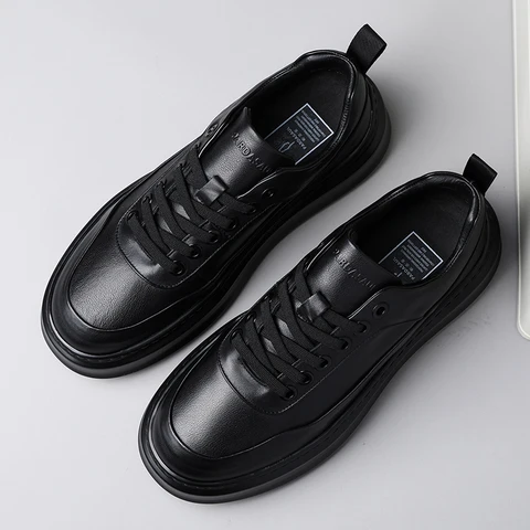 Men's new British comfortable and versatile black lightweight and breathable thick soled board shoes 240929