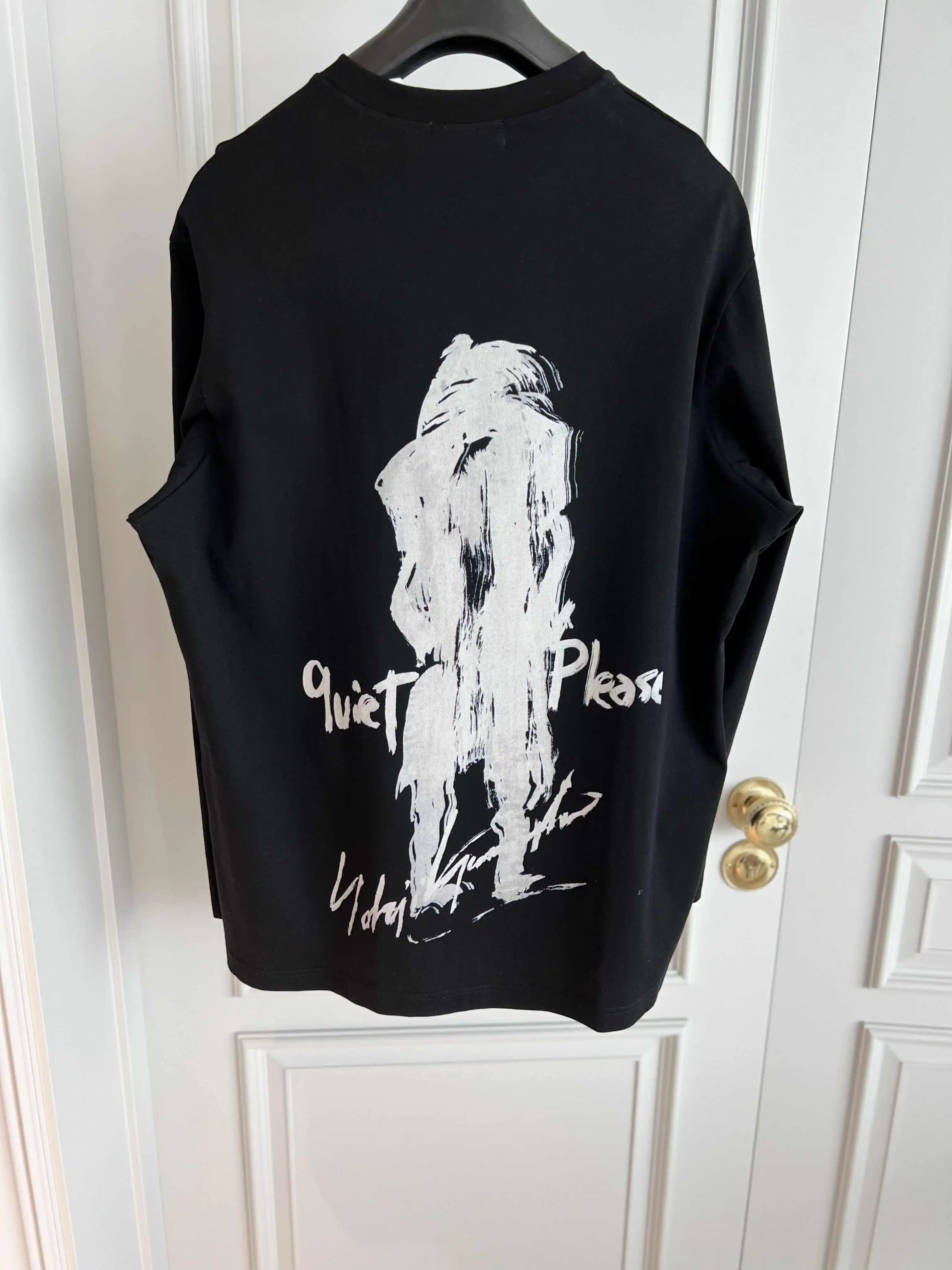 TOP-YAMAMOTO original Design - Back portrait long-sleeved T-shirt with round neck, black