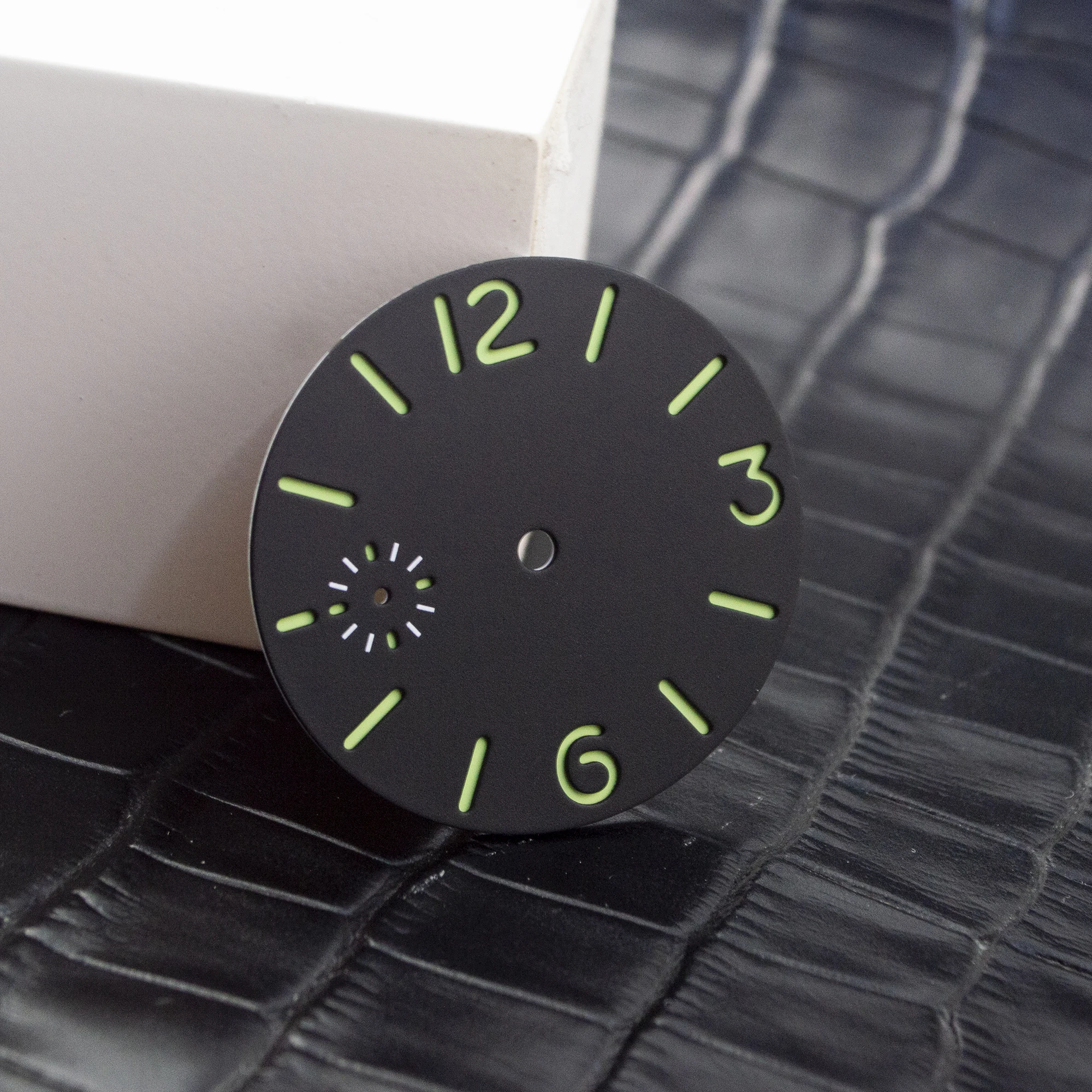

Зеленый светящийся циферблат для часов 36 мм, двухслойный, черный, для механизмов ETA 6497, 6498, ST3600, запчасти для ремонта и замены.