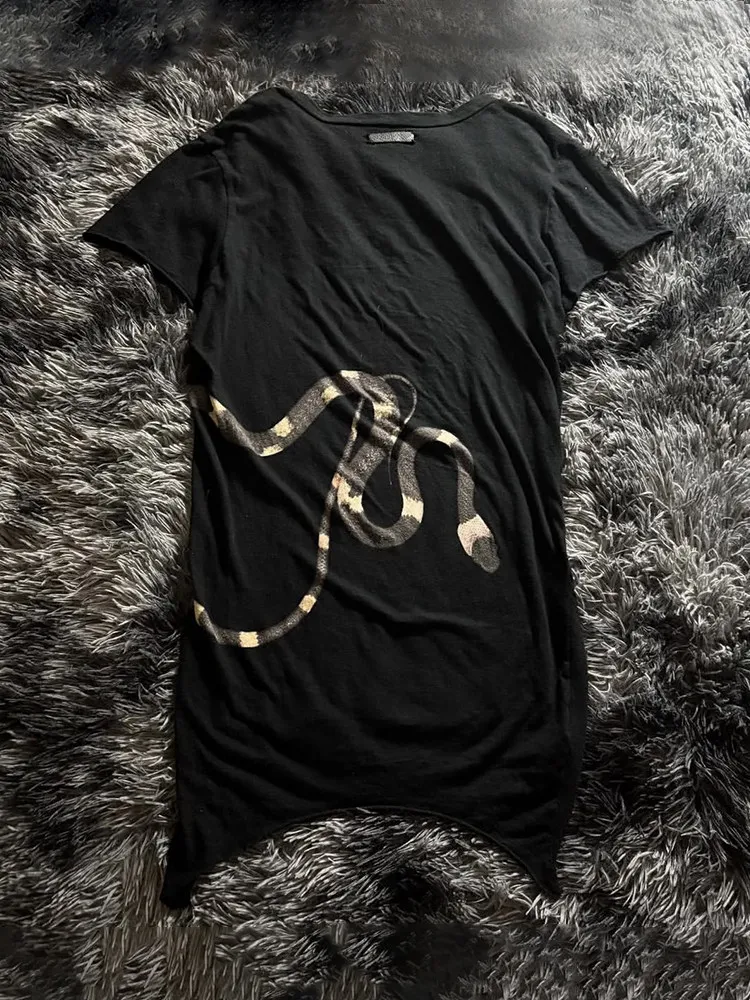 

IfSixWasNine Super Rare Printed 3D Snake V-Neck Asymmetrical Short Sleeve T-Shirt
