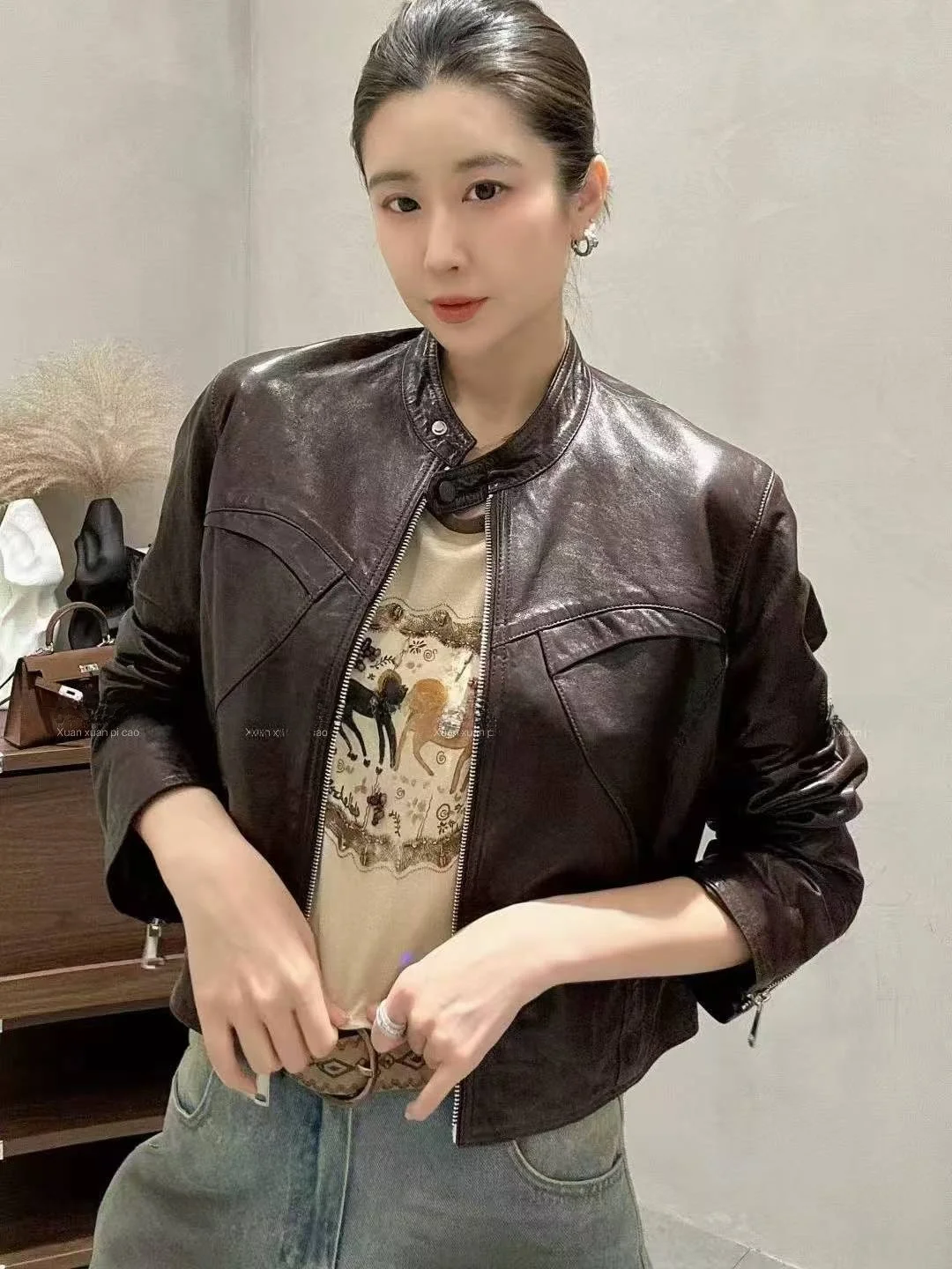 

2026 New Sle Women's eepskin Leather Jaet Slim Fit Motorcycle Coat ort Length Zipper Closure Long Sve Commuter Sle