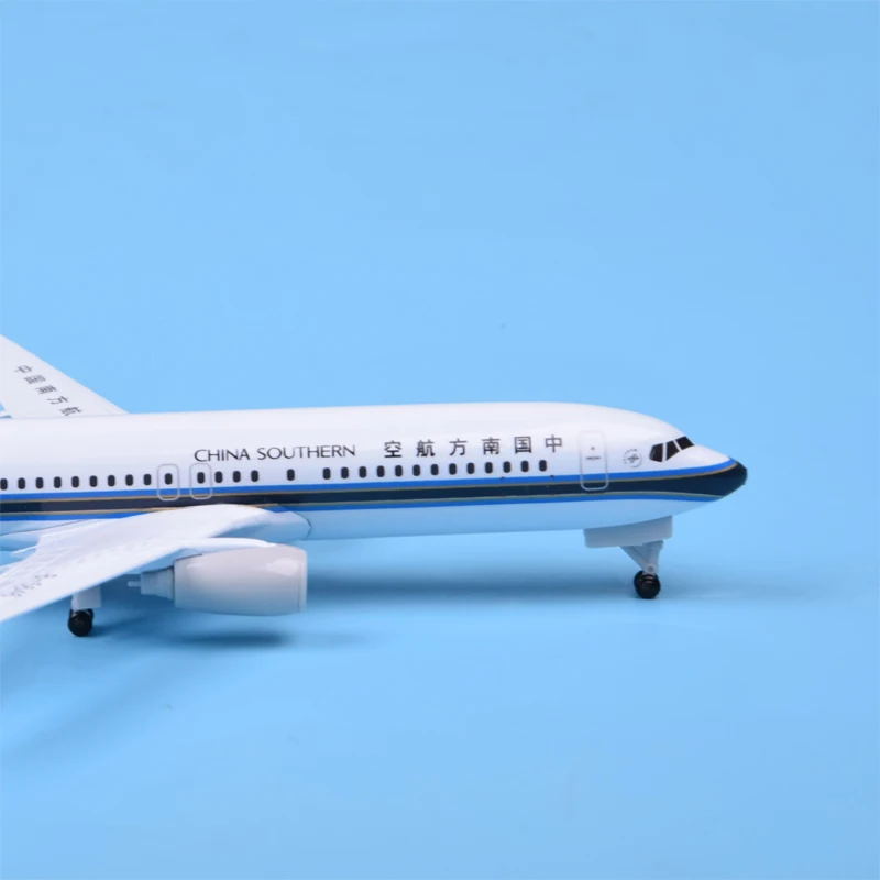 20cm China Southern Airlines A737 Alloy Passenger Aircraft Model Collection Souvenir Display Ornaments