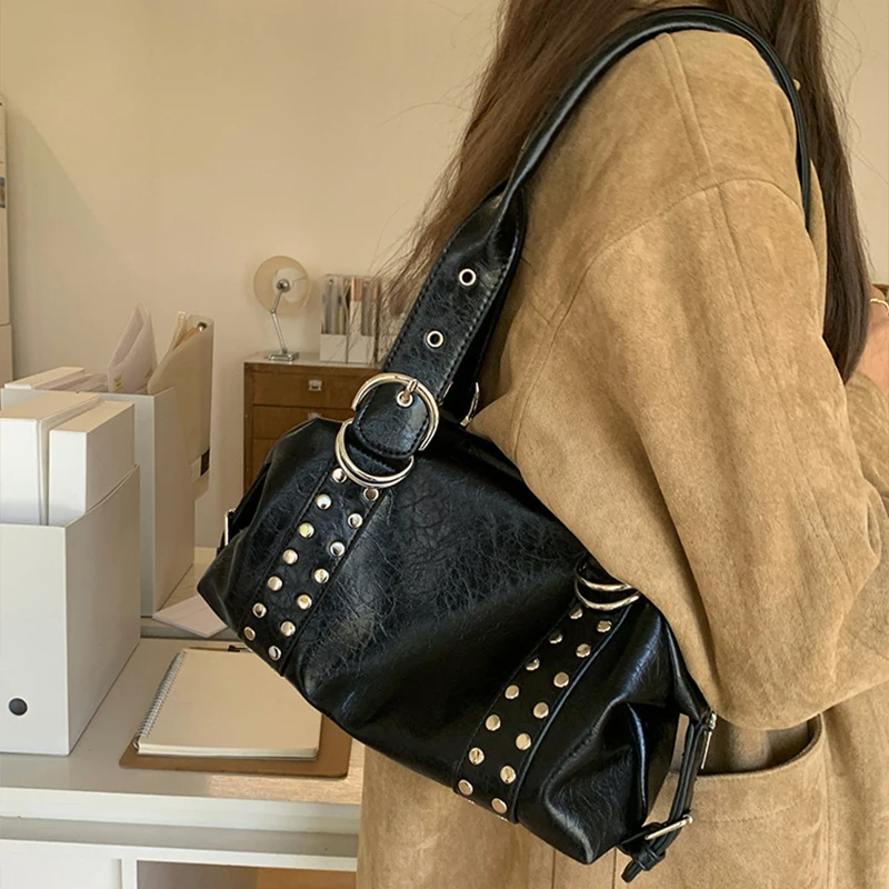 

Spring Metallic Soft Leather Boston Shoulder Bag Fashion Rivet PU Leather Hot Girl Motorcycle Underarm Ladies Big Handbag Black