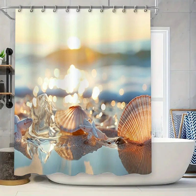 

Мерцающая занавеска для душа с принтом морских ракушек создает прибрежный хак в декора вашей ванной комнаты