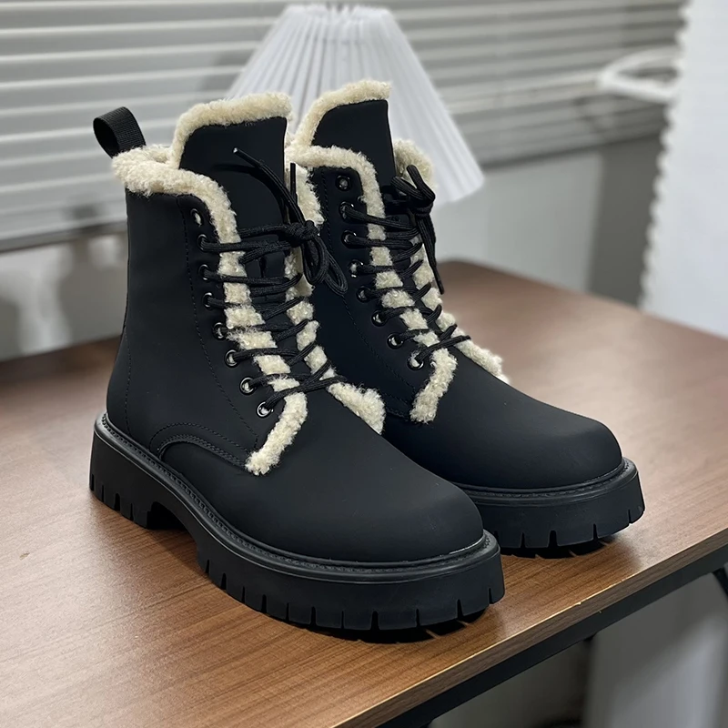 Internet Famous Thick Soled Men Boots Warm Wool Snow Boots New Round Head High Lace Fashionable Short Boots