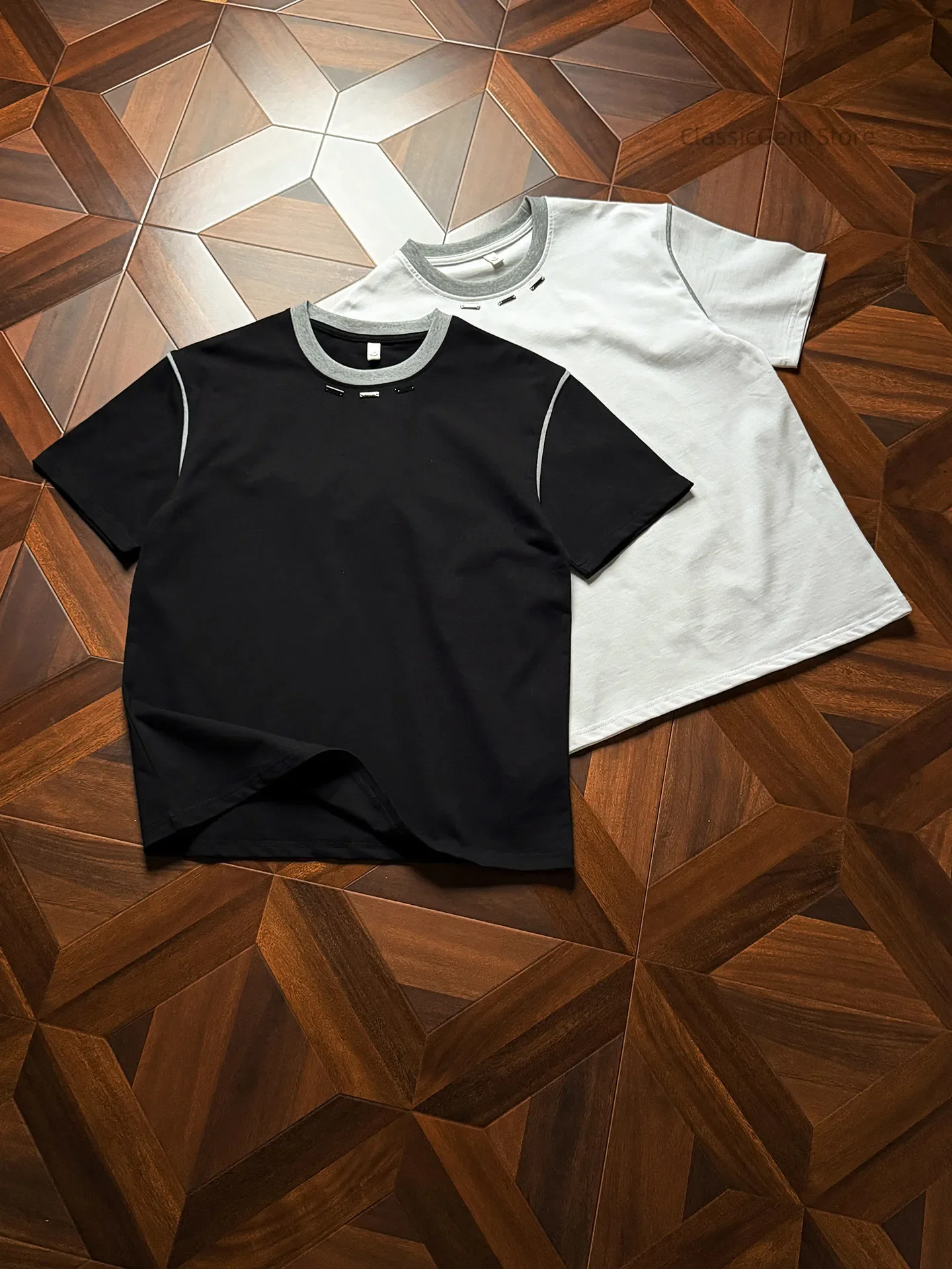 

Bright lines, delicate and smooth contours, pure cotton 300g short-sleeved T-shirt, skin-friendly and breathable half-sleeves