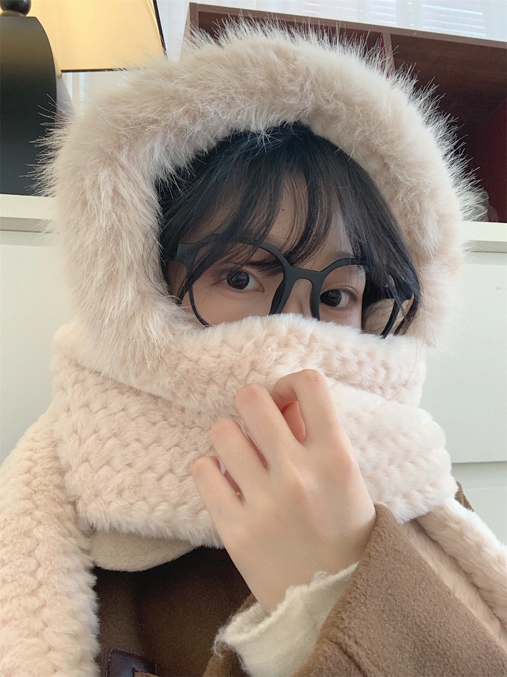 暖かいニット帽スカーフ手袋セットサイクリング用女性用冬用耳保護3ピーススーツシンプルなデザインワンステップ保護