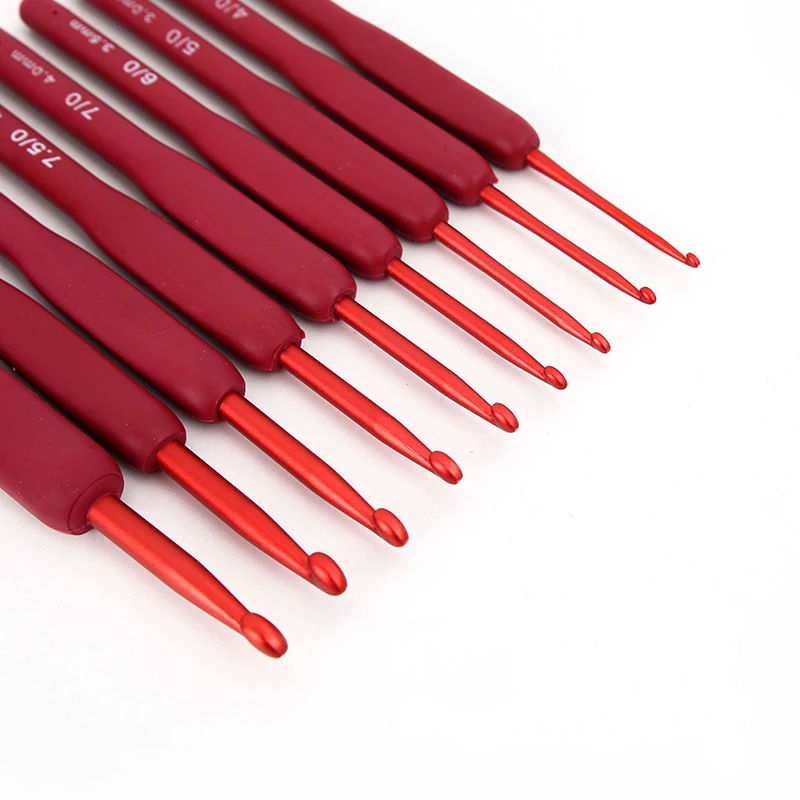 2mm-6mm Premium Aluminum Crochet Hooks with red Soft Rubber Grip Cushioned Handles Knitting Needles