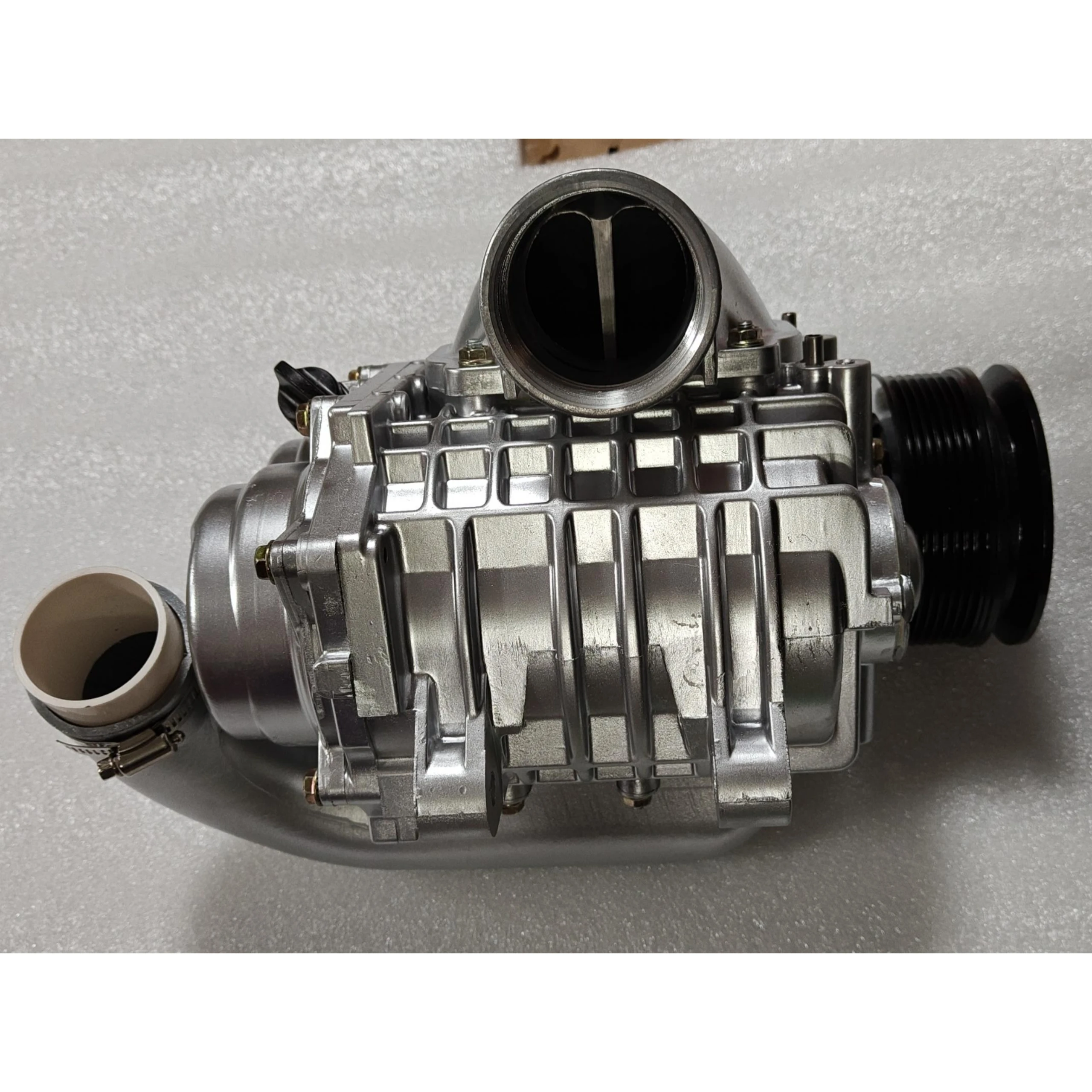 

SC14 New Car SUV Supercharger Compressor Blower Booster Turbine Fits for 2-3.5L TOY OTA Previa GL8 HOVER Cherokee Roots