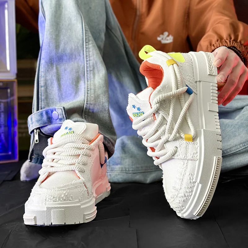 

High Quality Spring New Mens Shoes 2025 Small Crowd Design Bread Shoes Men's Casual China-Chic Skateboard Shoes Fashion Sneakers