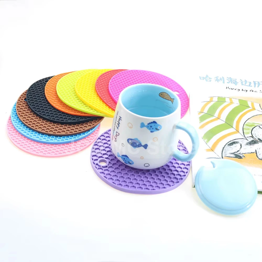 13.5*13.5cm Round High Temperature Resistant CoasterRubber Material Anti Slip DesignCutlery Mats Household ItemsKitchen Supplies