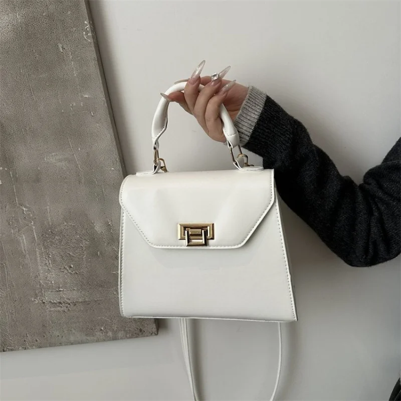 

Elegant Leather Women's Handbag High-End Luxury Brand Classic Fashionable Elegant Hardware Trendy Bag​