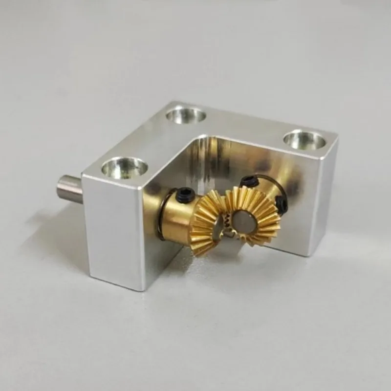 Spot 90 Degree Converter, Small Conical Bevel Gearbox Right Angle Commutator, Output Shaft Diameter 4mm Speed Ratio 1:1