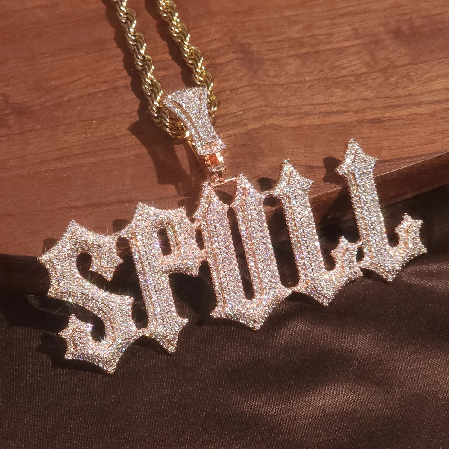 Custom Spiny Name Pendant Iced Cubic Zirconia Nameplate Hiphop Choker Necklace Luxury Jewelry Personalized Item Match Outfit