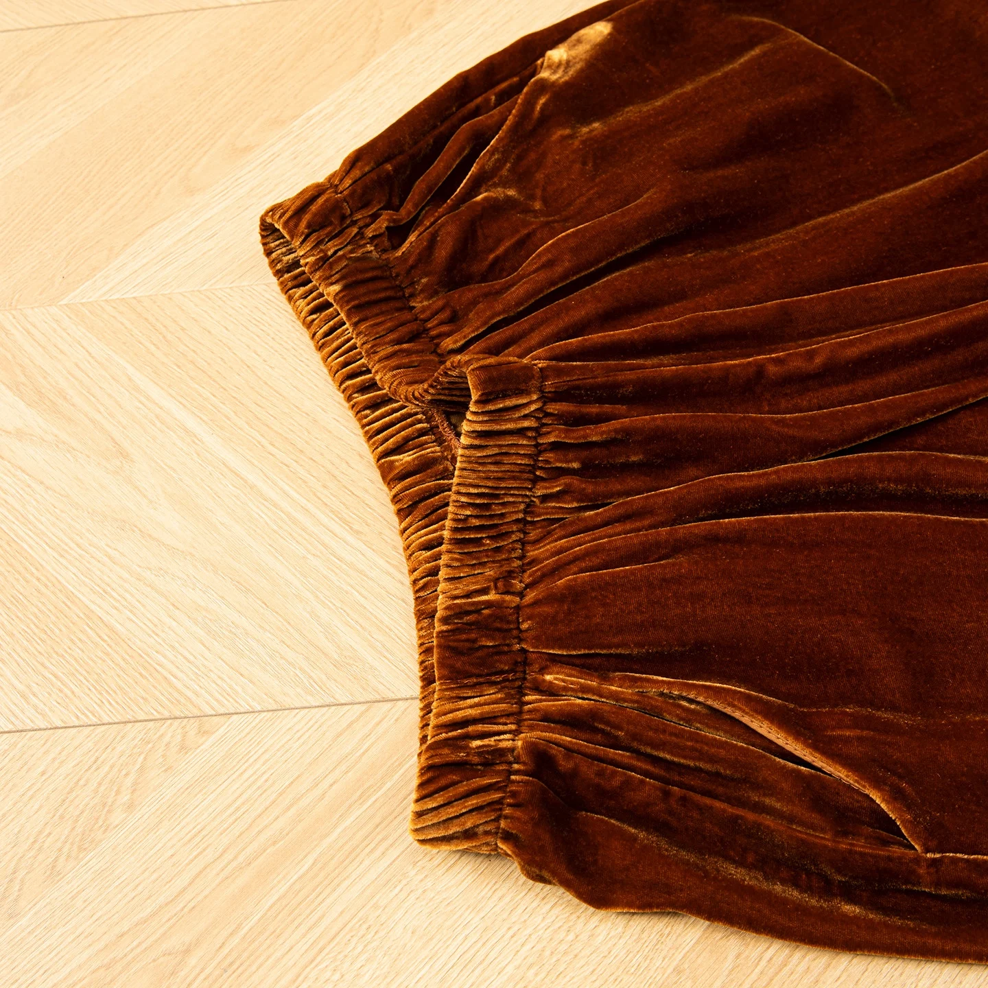 Autumn/Winter Fashion New Brown 30% Natural Mulberry Silk Velvet Retro High Waist Loose and Versatile Hanging Straight Leg Pants