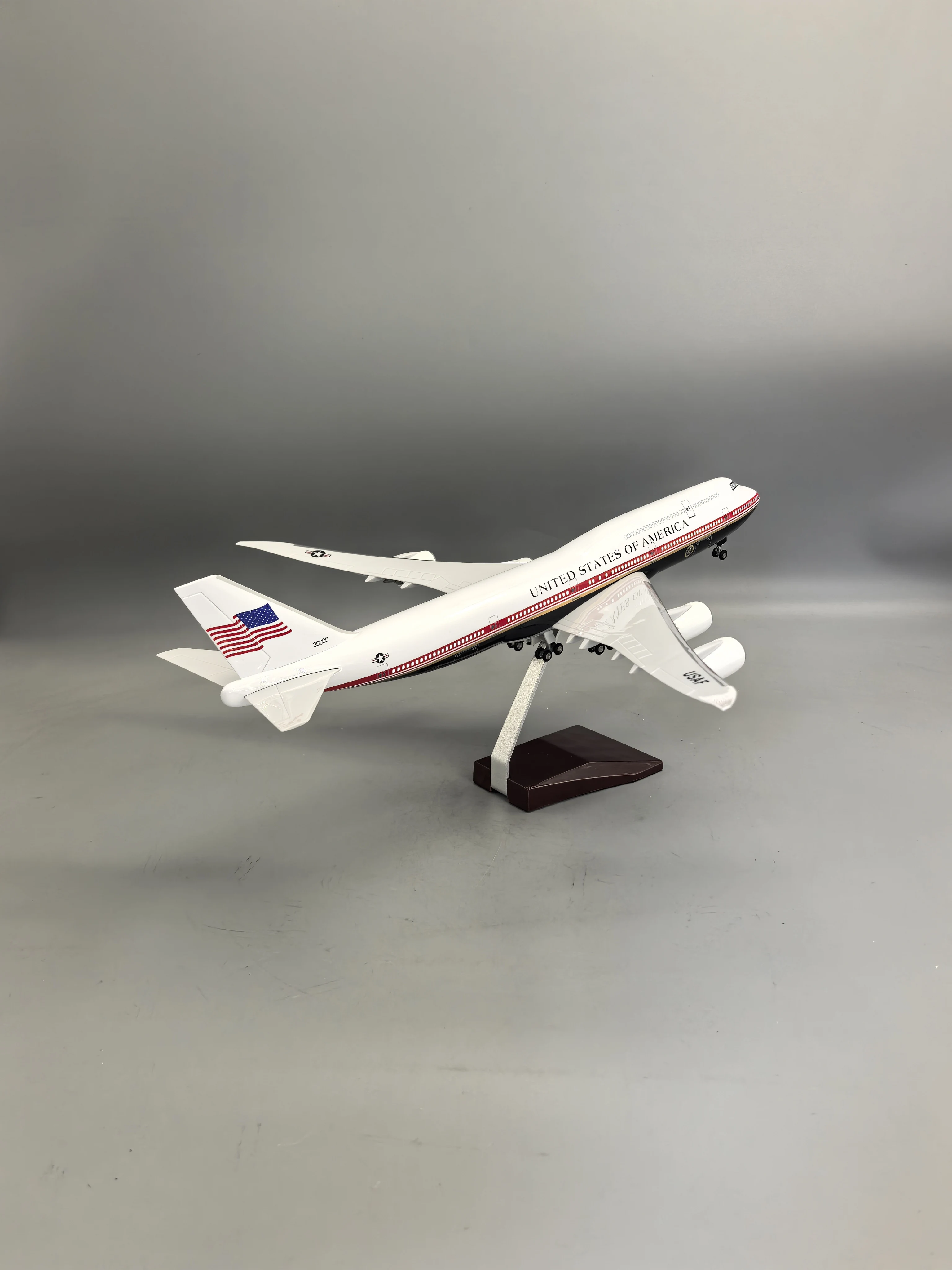47CM B747 US Air Force VC-25B Airplane Model 1/150 Scale Aircraft with Landing Gear Wheels Light(Touch or Sound Control)