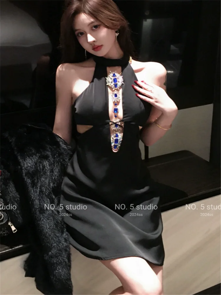 

New Fashion Luxury Diamonds Halter Mini Black Dress Women Sexy Hollow Out Birthday Party Dress Open Back Sleeveless Short Dress