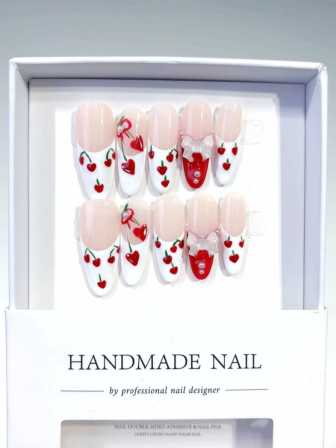 

Симпатичный и простой модный маникюр в стиле богини ногтей (K024)