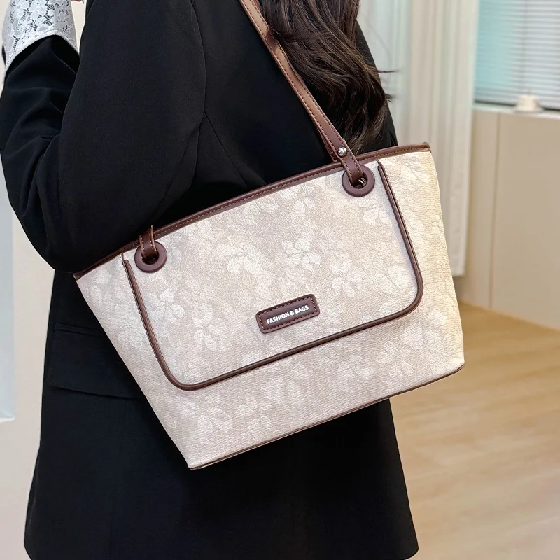 

2025 Trendy Printed Tote Bag Womens Stylish Shoulder Purse Spacious Work Commuter Bag Fashionable Summer Handheld
