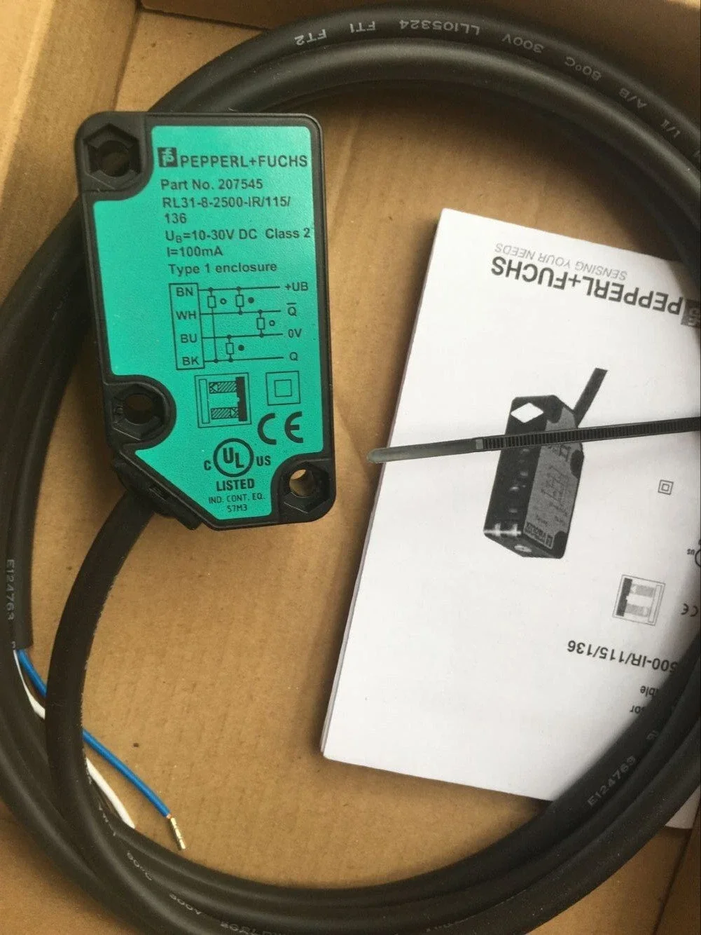 

RL31-8-2500-IR/115/136 RL31 diffuse reflection type photoelectric switch