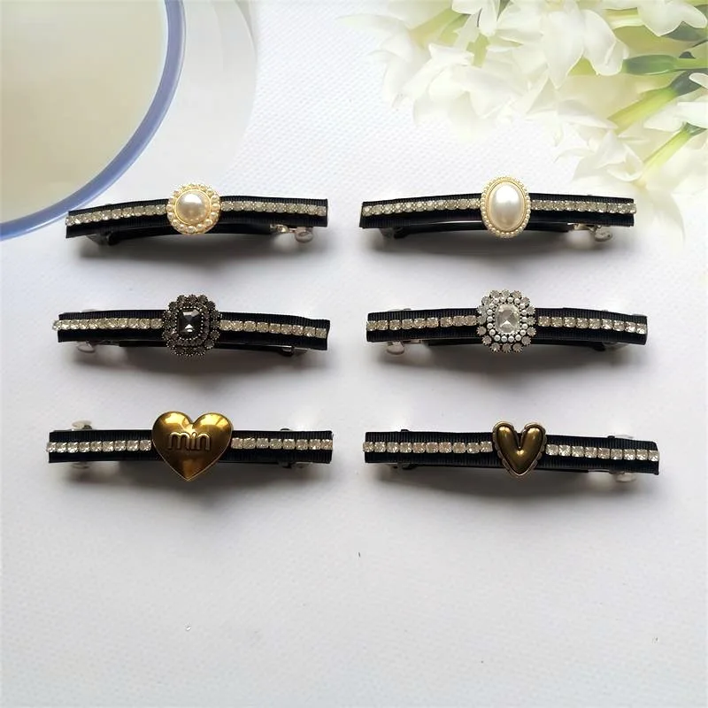 

Korean Hair Ornament Rhinestone-Embellished Spring Clip Minimalist Elegance for Women's Daily Headwear