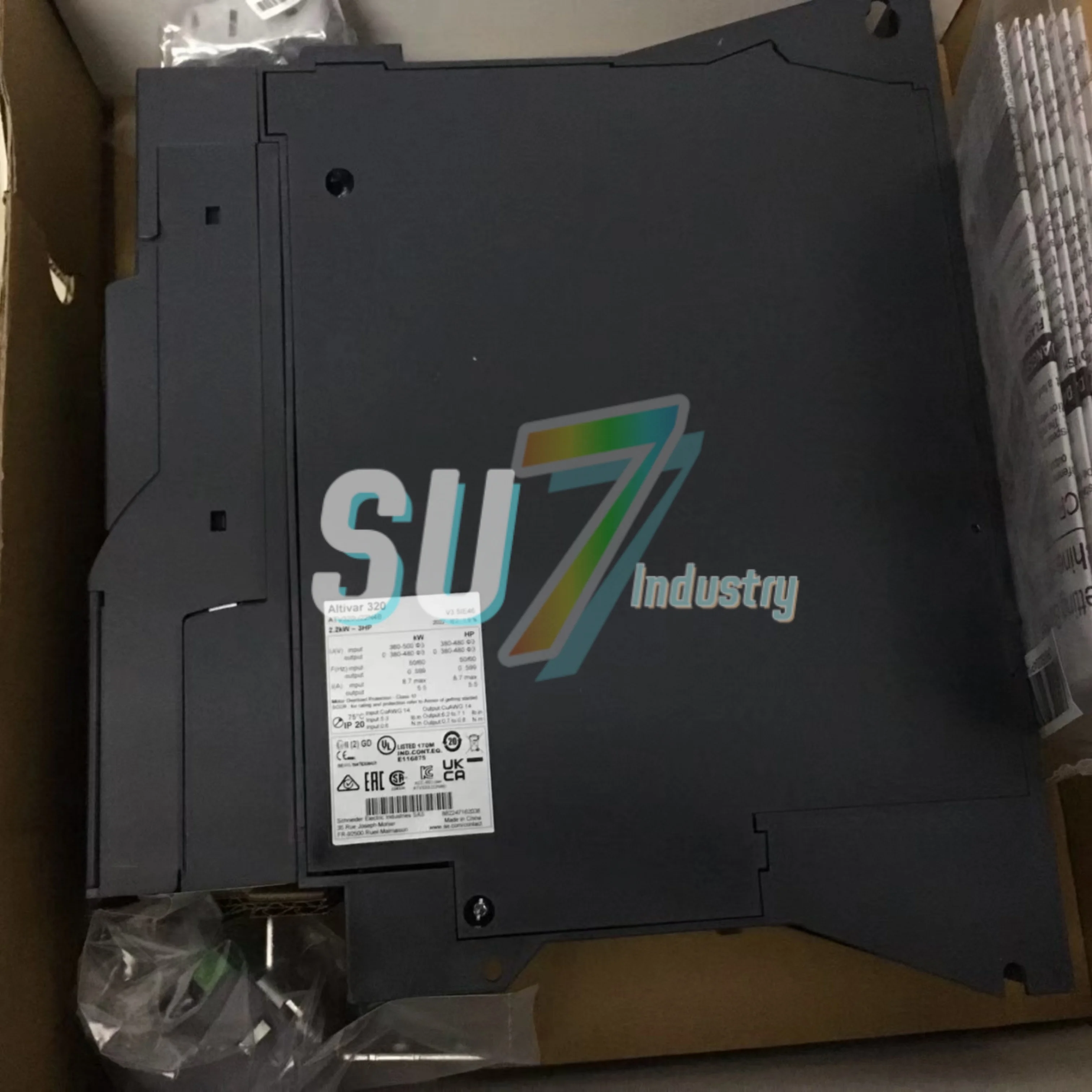 ATV320U22M3C    ATV320U22N4B     Inverter    New In Box